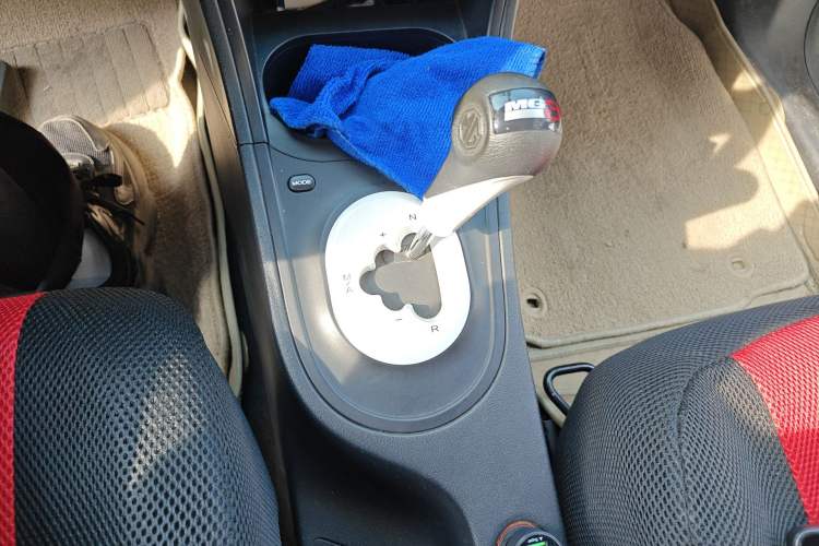 Used MG 3 2013 1.5L AMT Elite Edition Gear Lever