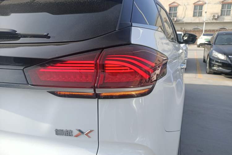 Used Geely Auto Emgrand X7 Sport 2022 Boyue X 1.8TD DCT Smart Model Right Rear Taillight