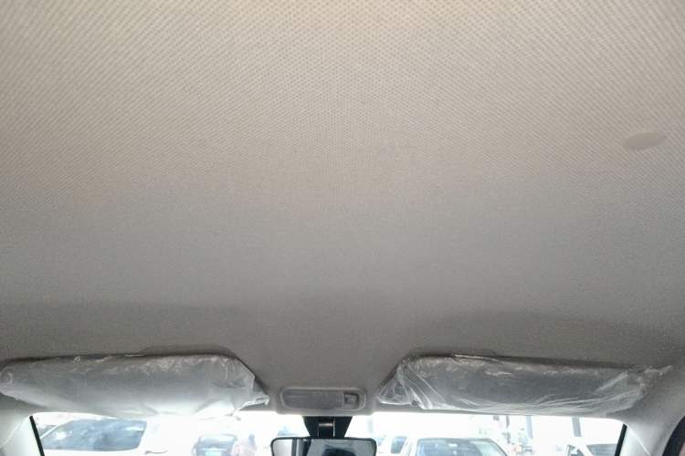 Used Wuling Hongguang MINIEV 2022 Macaron Premium Model – Lithium Iron Phosphate Headliner