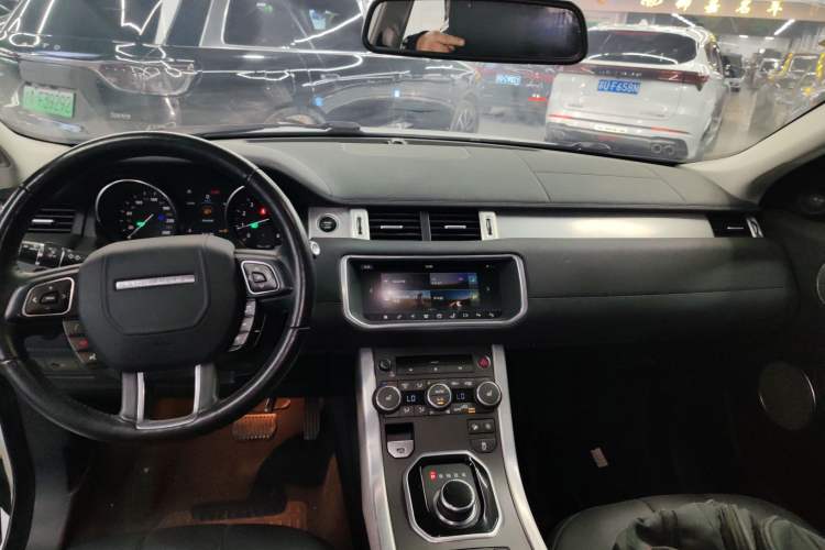 Used Land Rover Range Rover Evoque 2018 240 PS SE Smart Brilliance Edition
