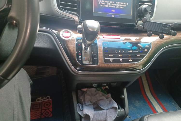 Used Honda Odyssey 2017 2.4L Smart Edition Gear Lever