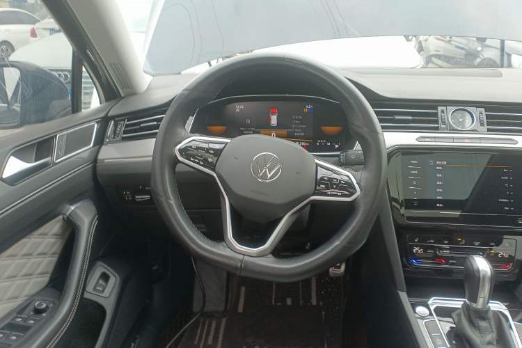 Used Volkswagen Magotan 2023 2 Million Units Limited Edition 330TSI DSG Leading Version