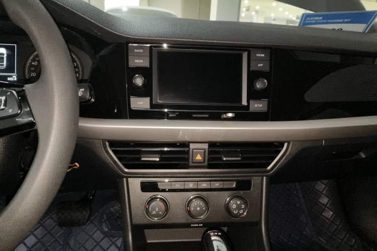 Used Volkswagen Lavida 2019 280TSI DSG Comfort Edition China VI standard Audio And AC Panel