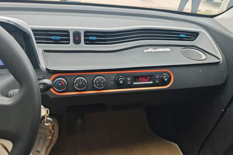 Used Wuling Hongguang MINIEV 2022 Macaron Premium Model – Lithium Iron Phosphate