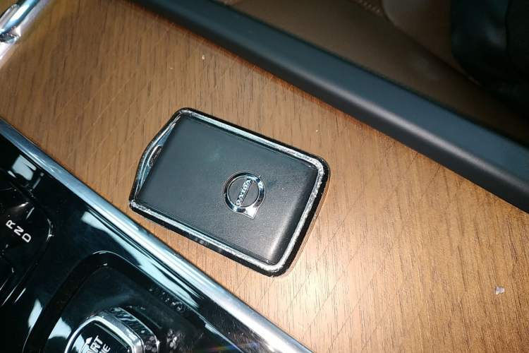 Used Volvo XC90 2023 B5 SmartDrive Luxury Edition 5 Seats Interior 1