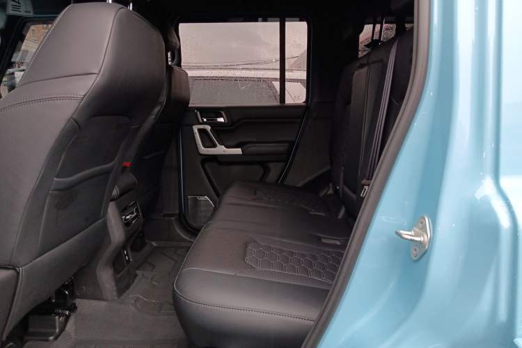 Used 212 T01 2025 2.0T Changfeng