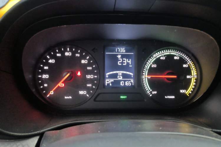 Used Roewe Clever 2021 302 km New Four-Seater Super-Efficient Version
