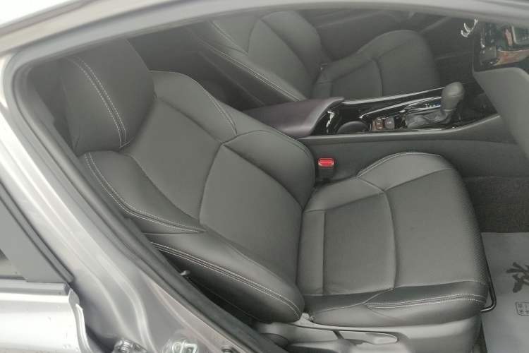 Used Toyota IZOA 2020 2.0L Enjoy Edition Right Front Seat