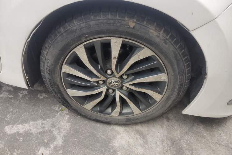 Used Toyota Corolla 2016 Dual-Engine 1.8L E-CVT Elite Edition