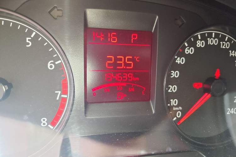 Used Volkswagen Santana 2015 Haval H6 1.6L Automatic Luxury Model Odometer Close Up