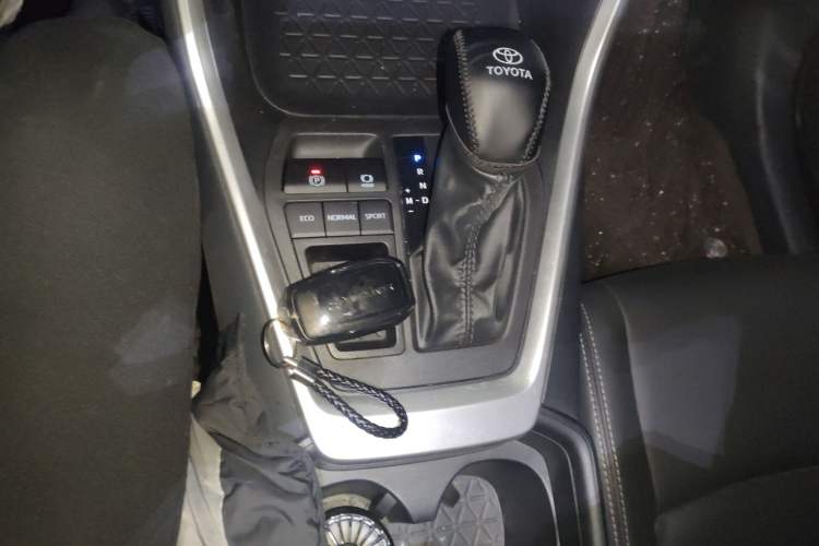 Used Toyota Wildlander 2023 2.0L CVT Two-Wheel Drive Urban Edition Gear Lever