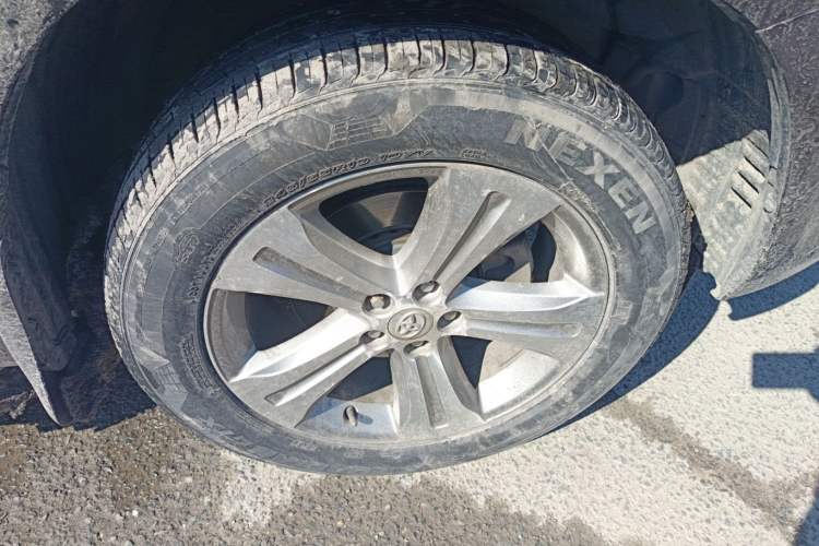 Used Toyota Highlander 2009 2.7L Two-Wheel Drive 5-Seater Sport Edition Right Front Wheel Hub