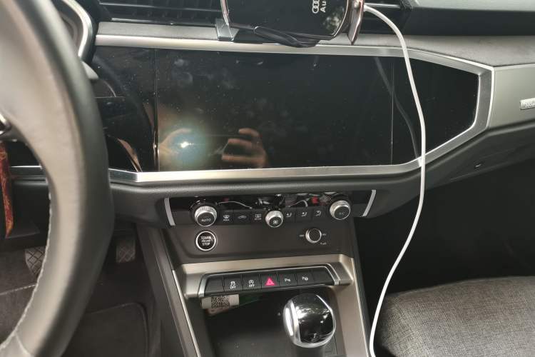 Used Audi Q3 2023 35 TFSI Fashion Dynamic Model (1.4T) Audio And AC Panel