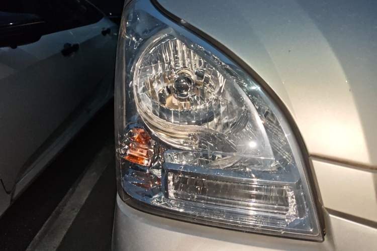 Used Wuling Rongguang 2019 1.5L Extended Basic Version Right Front Headlight