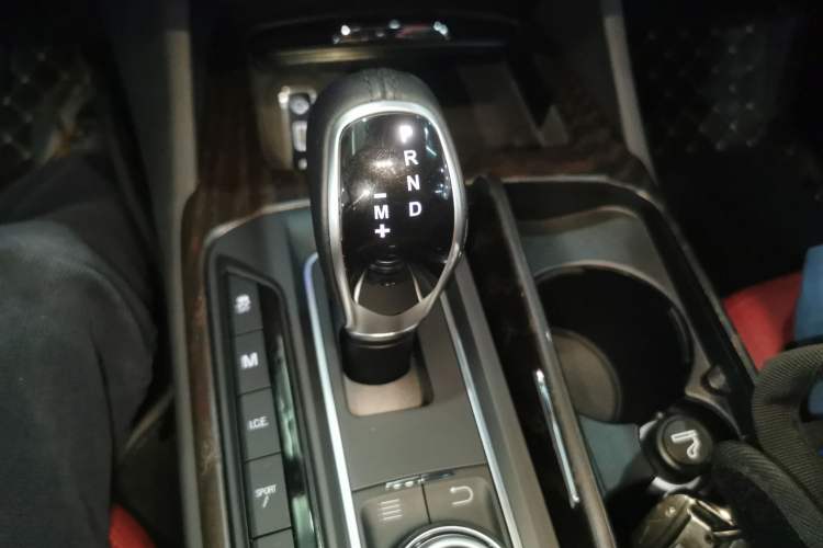 Used Maserati Levante 2016 3.0T S Standard Model Gear Lever