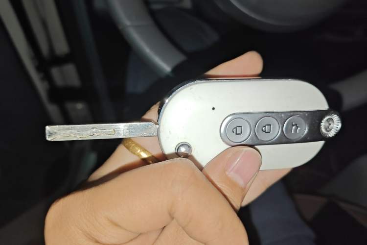 Used Wuling Hongguang MINIEV 2022 GAMEBOY 300km Enthusiast Model with Lithium Iron Phosphate Vehicle Key