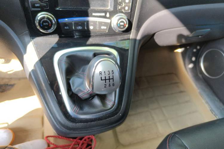 Used Haval H6 2015 Upgraded Model 1.5T Manual Two-Wheel Drive Elite Version