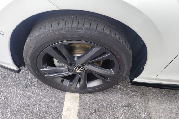 Used Volkswagen Golf 2023 Facelift 280TSI DSG R-Line Lite
