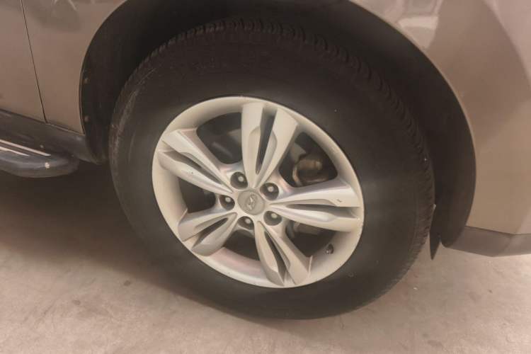 Used Hyundai ix35 2012 2.0L Automatic Two-Wheel Drive Elite Edition GLS
