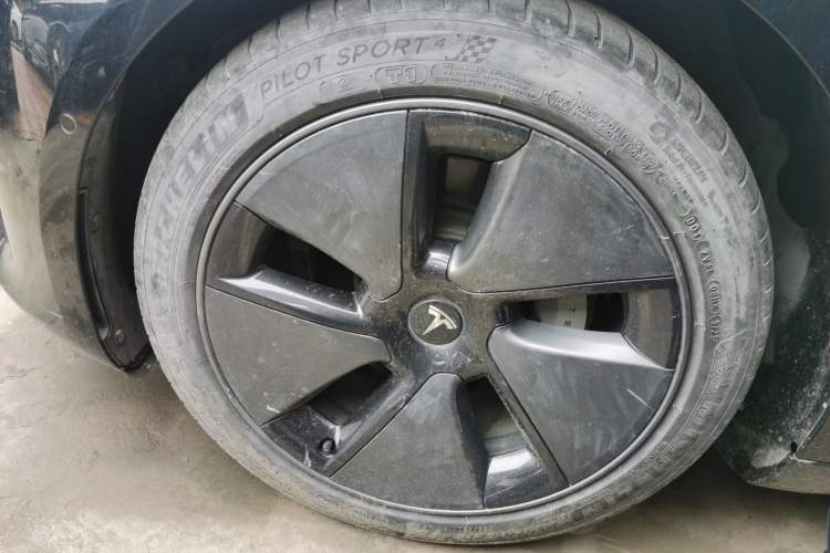 Used Tesla Model 3 2021 Standard Range Rear-Wheel Drive Upgraded Version 3D6 Exterior 4