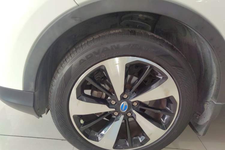 Used GAC Trumpchi GS3 2017 200T Automatic Luxury Edition Left Front Wheel Hub