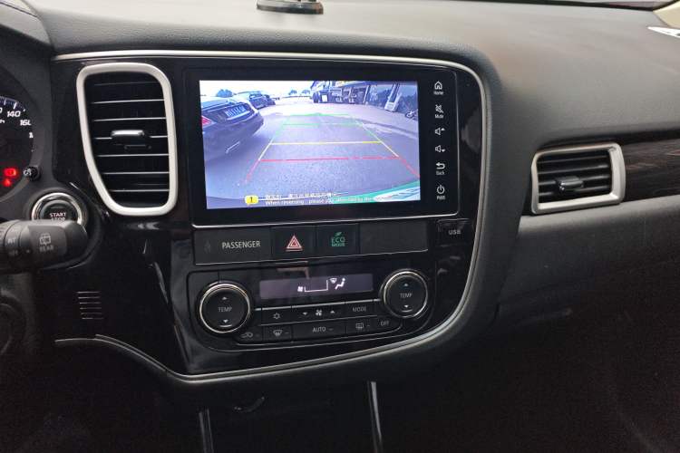 Used Mitsubishi Outlander 2016 2.4L 4x4 Luxury Edition 7-Seater