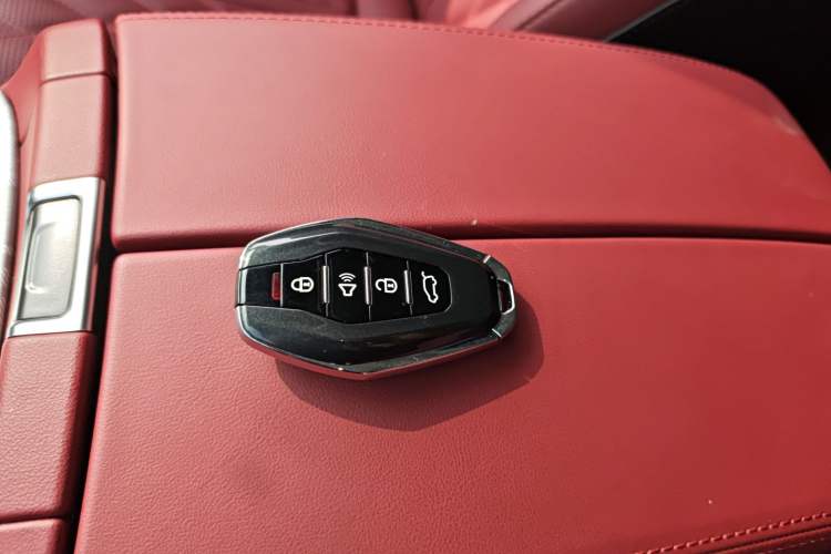 Used JETOUR X70 PLUS 2023 1.5T DCT Brave PLUS 5-Seater