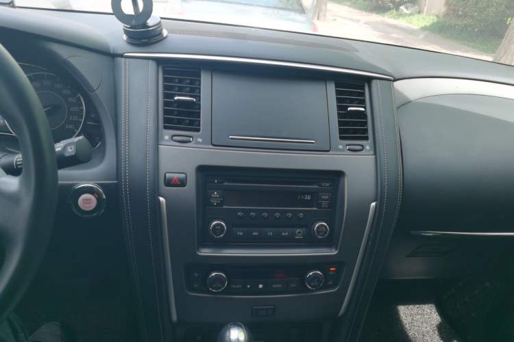Used Nissan Patrol 2019 Y62 4.0L SE-T1 Middle East Audio And AC Panel