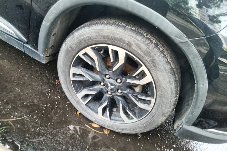 Used Mitsubishi Outlander 2019 2.0L Two-Wheel Drive Comfort Edition 7 Seats China V Emission Standard