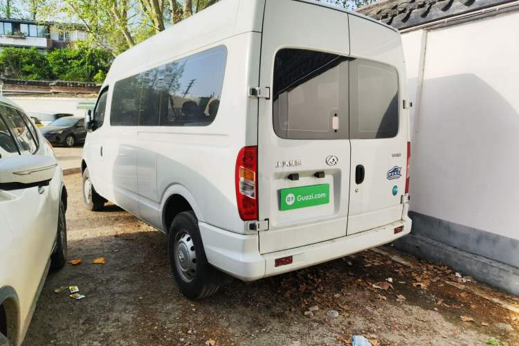 Used SAIC MAXUS Xintu V80 2024 Aotong Value Edition 6MT Long-Wheelbase Mid-Roof Model with 127 Ps Available in 6/7/8/9-Seater Configurations Rear Left 45 Deg