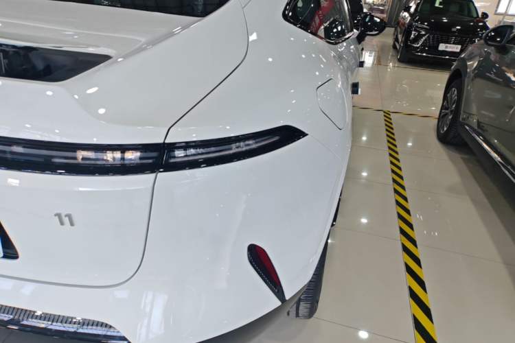 Used Avatr 11 2025 Year Updated Max Extended-Range Version