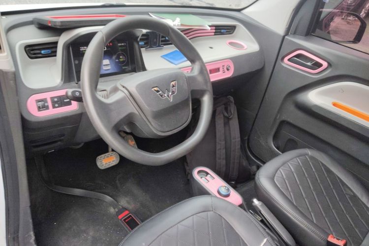 Used Wuling Hongguang MINIEV 2020 Enjoyment Model Lithium Iron Phosphate Center Console