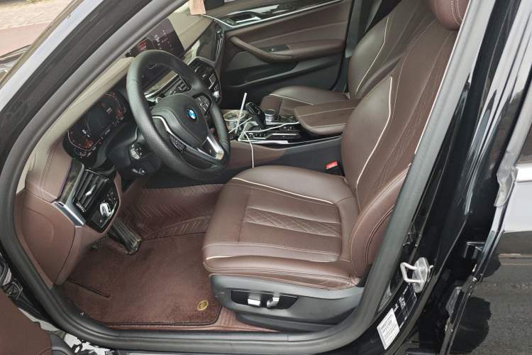 Used BMW 5 Series 2021 525Li Luxury Package Left Front Seat