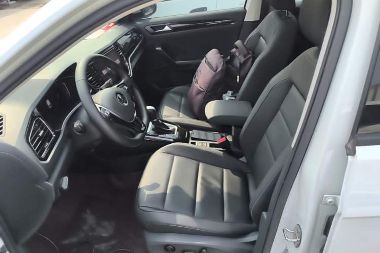 Used Volkswagen T-ROC 2022 280TSI DSG Two-Wheel Drive Comfort PLUS Left Front Seat