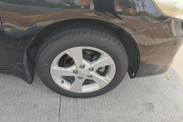 Used Toyota Corolla 2011 1.8L CVT GL-i Right Front Wheel Hub