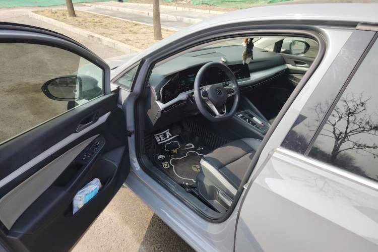 Used Volkswagen Golf 2021 280TSI DSG Pro First Edition Driver Seat