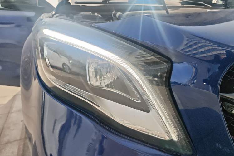 Used Mercedes-Benz GLA 2018 GLA 220 4MATIC Sport Edition Right Front Headlight