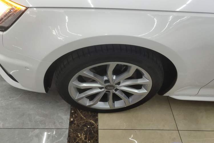 Used Audi A4L 2019 40 TFSI Fashion Version China V