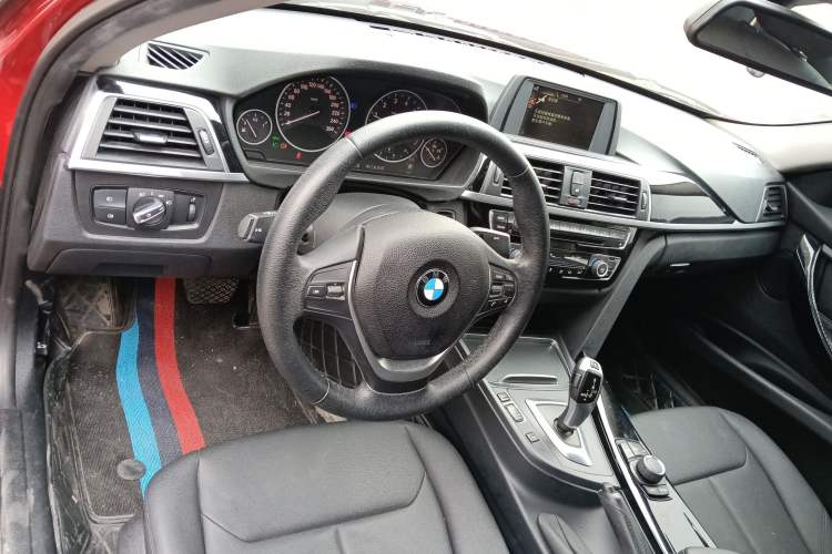 Used BMW 3 Series 2017 318i Fashion Model

