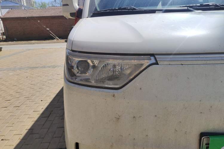 Used Ruichi EC75 2024 Pioneer Model I 50.38 kWh Right Front Headlight