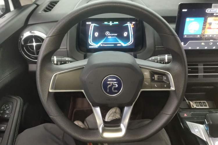 Used BYD Yuan New Energy 2019 EV535 Smart Connect Trendsetting Model Steering Wheel