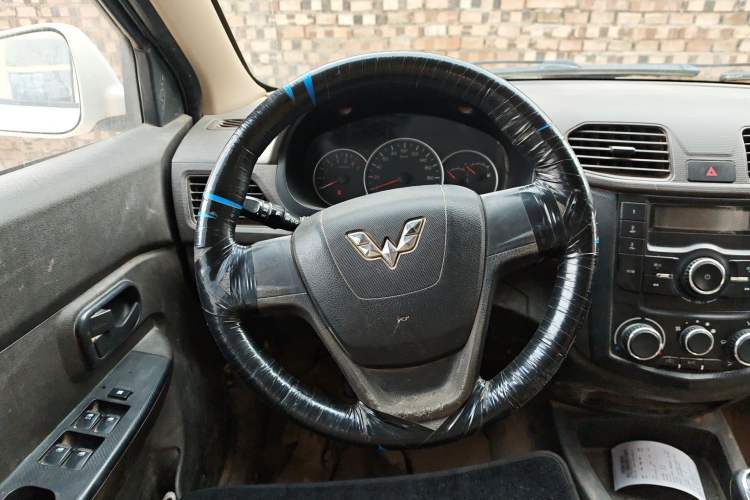 Used Wuling Hongguang 2015 1.5L S Basic Version China V Standard