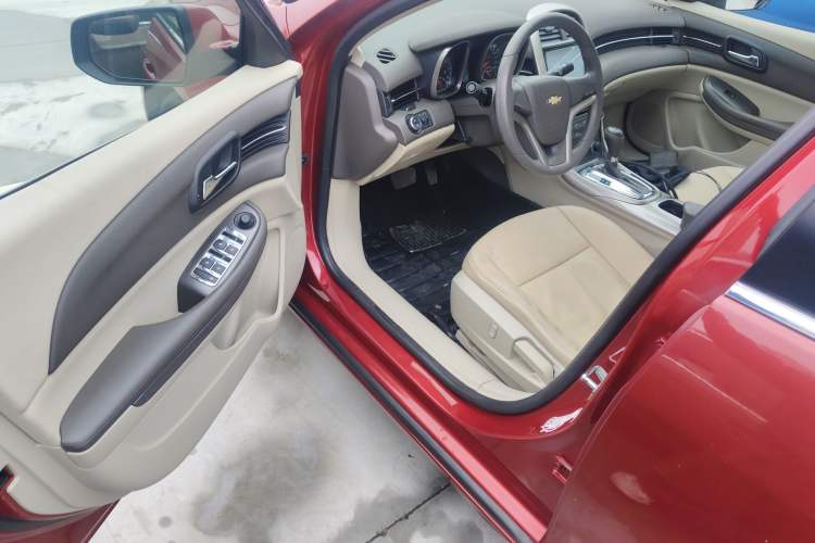 Used Chevrolet Malibu 2014 2.0L Automatic Comfort Edition Driver Seat