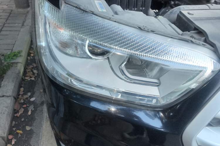 Used JAC Refine M4 2019 Business & Travel Series 2.0L Manual Speed Edition China VI Standard Right Front Headlight