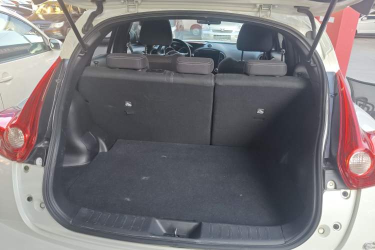 Used Infiniti ESQ 2014 1.6L Spontaneous Edition