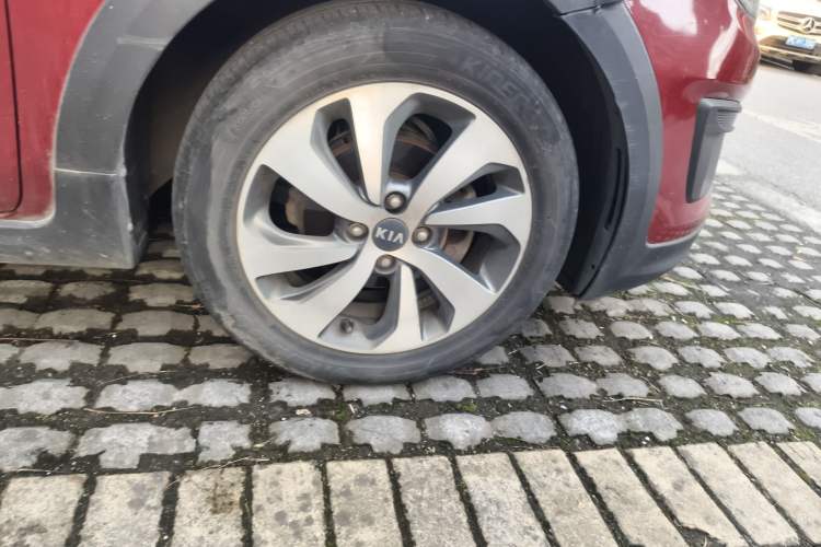 Used Kia KX Cross 2017 1.4L AT GLS