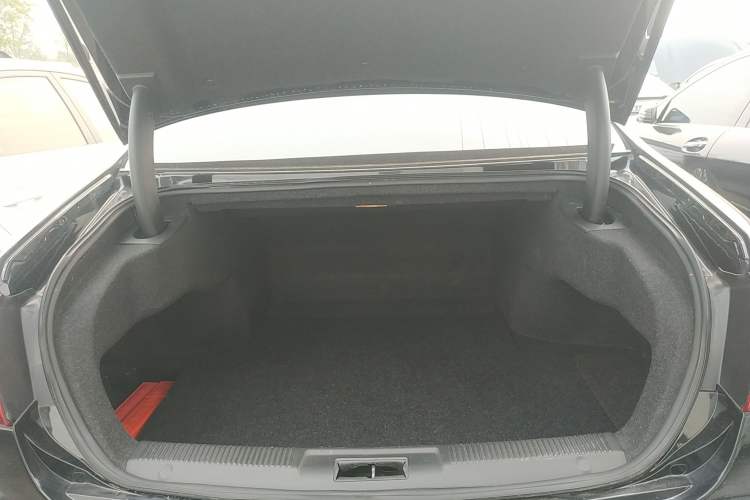 Used Hongqi H7 2018 2.0T Elite Edition
