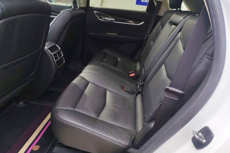 Used Cadillac XT5 2018 25T Luxury Model Left Rear Seat
