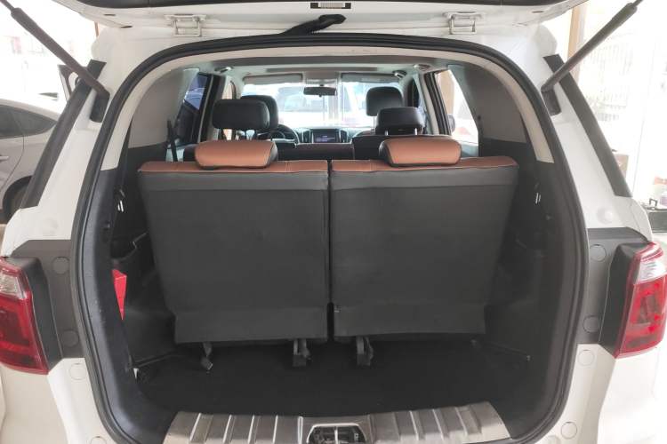 Used CHANGAN OSHAN CX70 2016 1.6L Manual Luxury Model Trunk