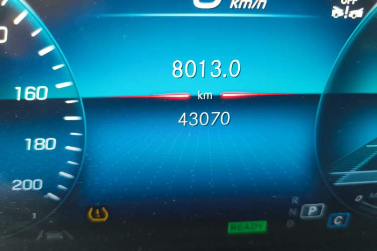 Used Mercedes-Benz EQB 2023 Facelift EQB 260 Odometer Close Up